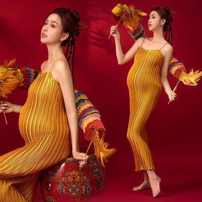 速发影摄新款孕妇主题服装氛围感红色连衣裙龙年孕妈咪纯欲风服影