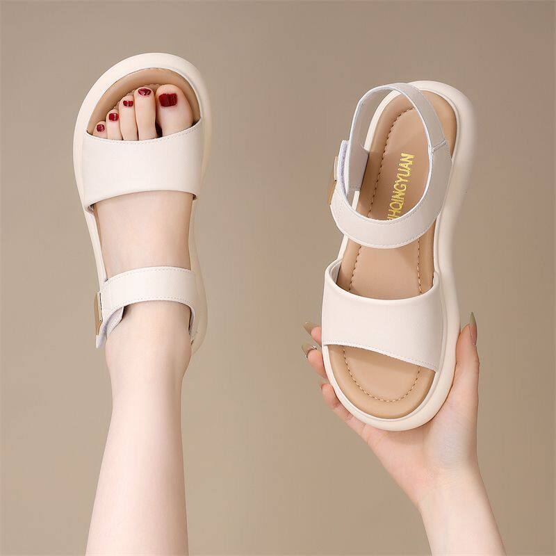 2026夏季新款平底凉鞋女士外穿休闲百搭皮凉鞋轻便软底舒适沙滩鞋