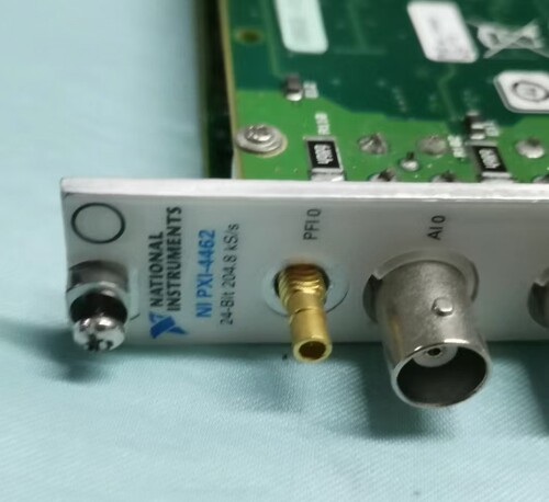 NI PXI-4462