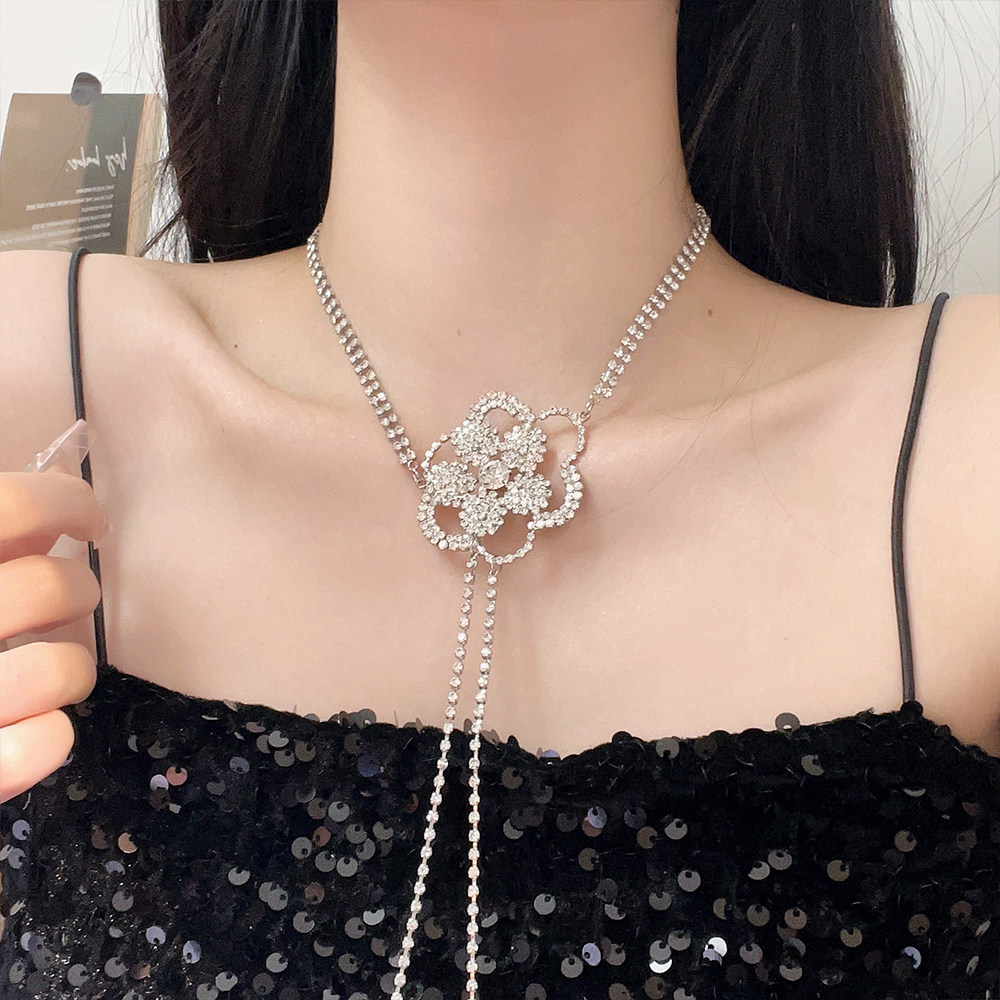 现货轻奢小众满h钻镂空水晶花朵项链女2023新款流苏锁骨链链条腰