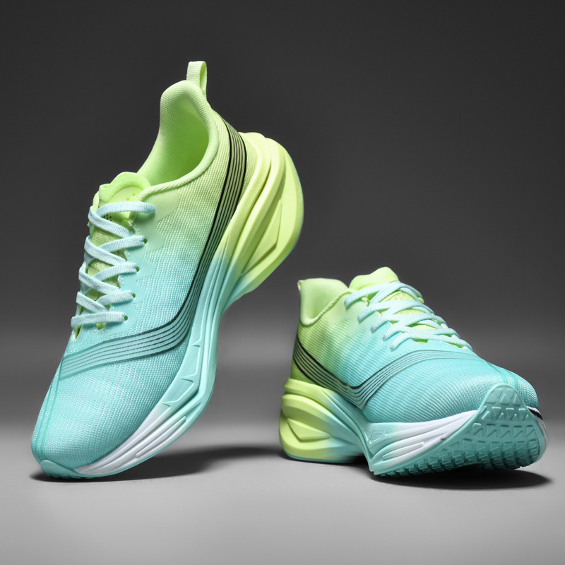 青少年学生轻便透气运动跑鞋