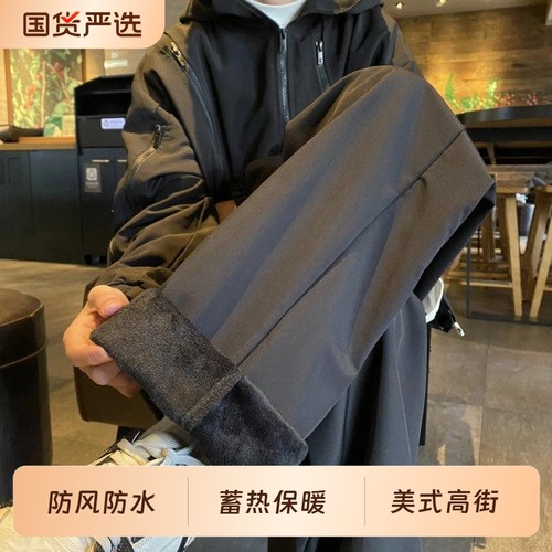 加绒冲锋裤男秋冬2025防风美式高街黑色防水宽松直筒情侣工装裤