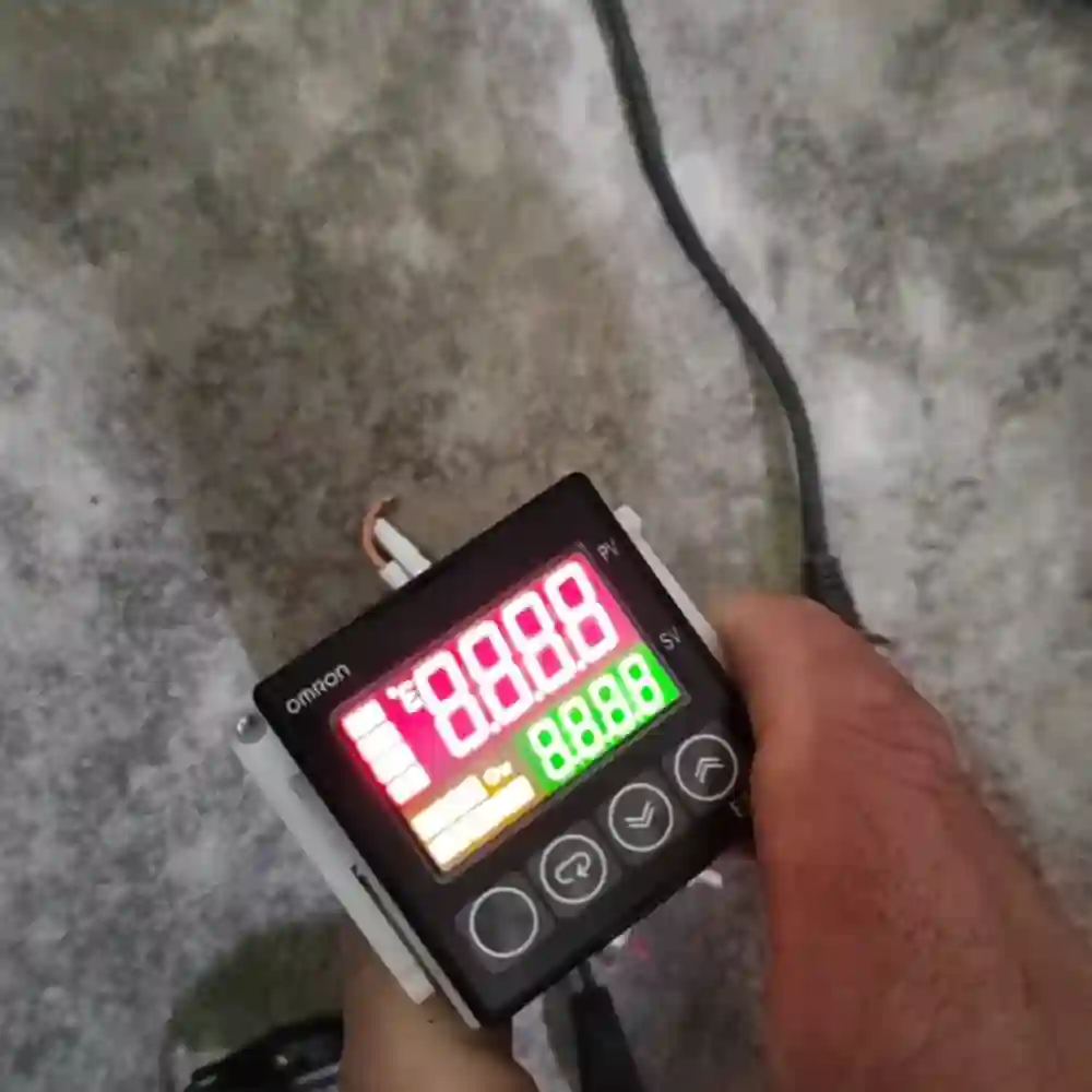 {议价}omRon温控继电器E5CN一RTU，100一240