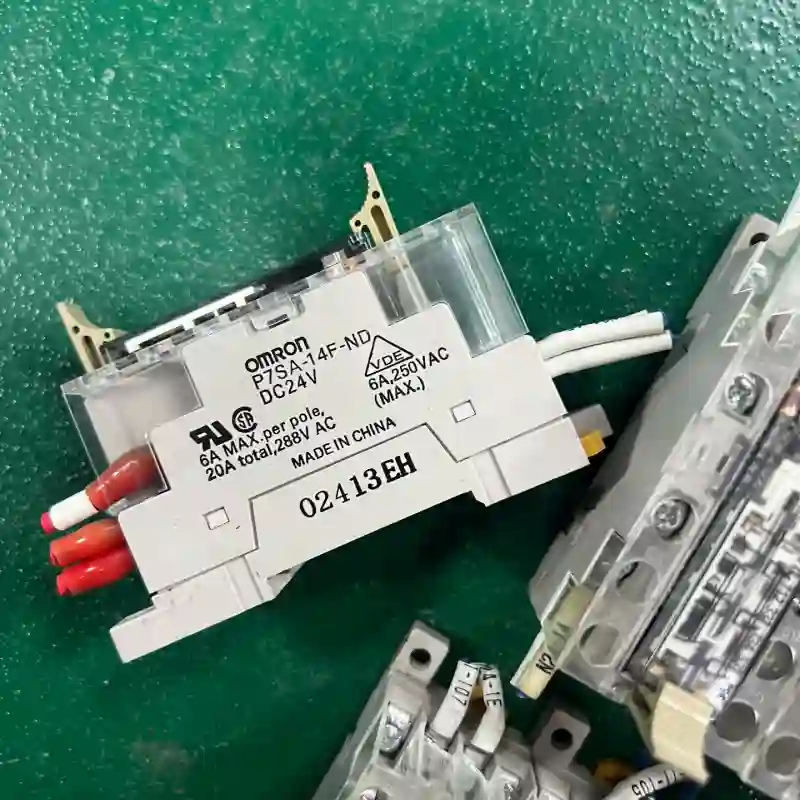 欧姆龙继电器底座型号P7SA-14F-ND，内置继电器型议价