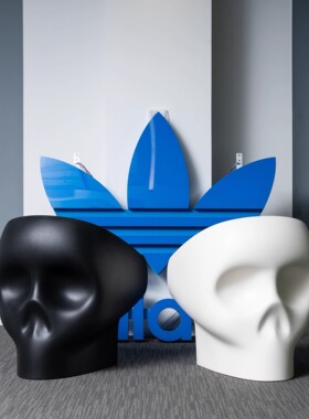 意大利Gufram椅子骷髅jolly Roger椅海盗面具扶椅子潮流艺术进口