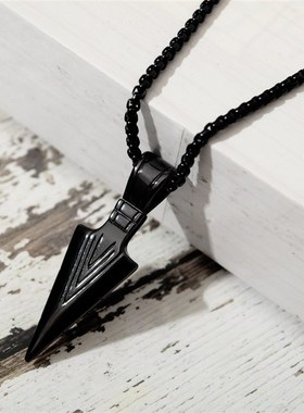 Titanium steel jewelry retro personality spearhead pendant