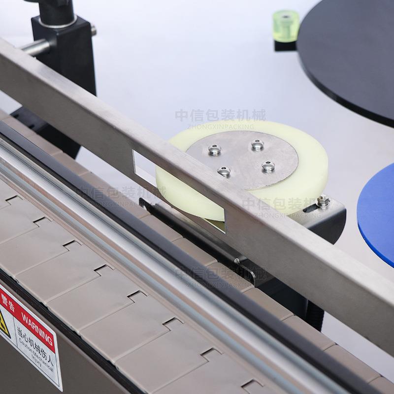 极速全自动饮料圆j瓶圆罐定点车标贴机 不干胶双面车标贴机TB260R