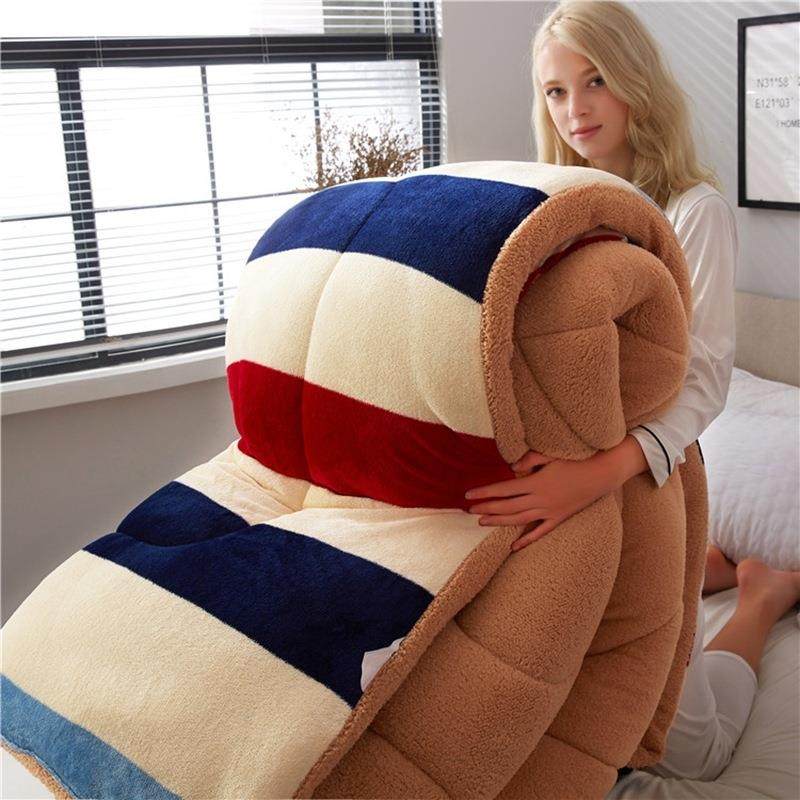 Lamb wool quilt woollen blanket Necessary in winter warmth跨