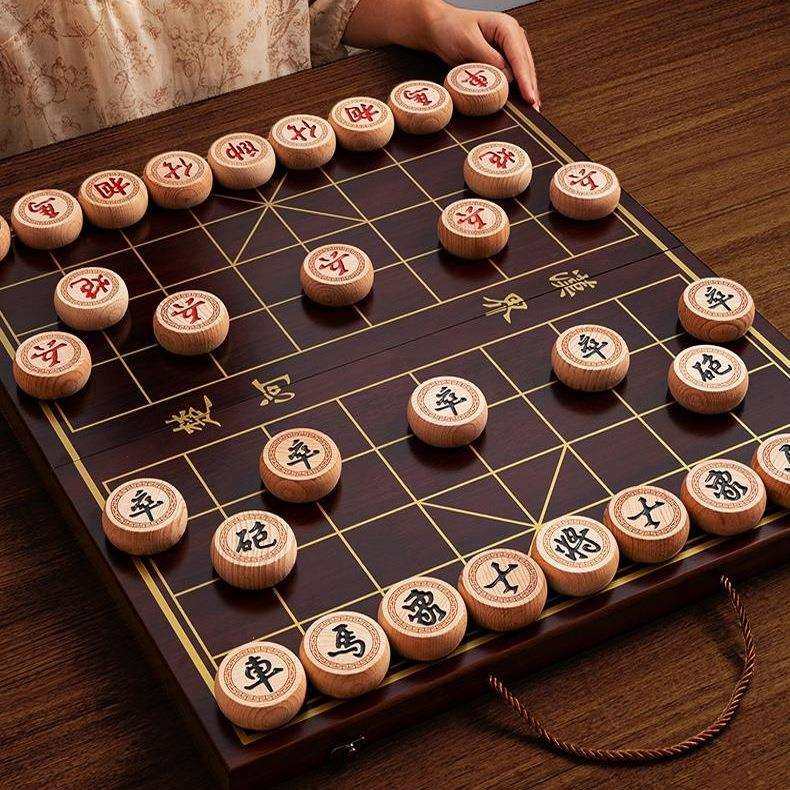 象棋中国象棋带棋盘套装高档实木成人大号便携式雕花榉木红花梨棋