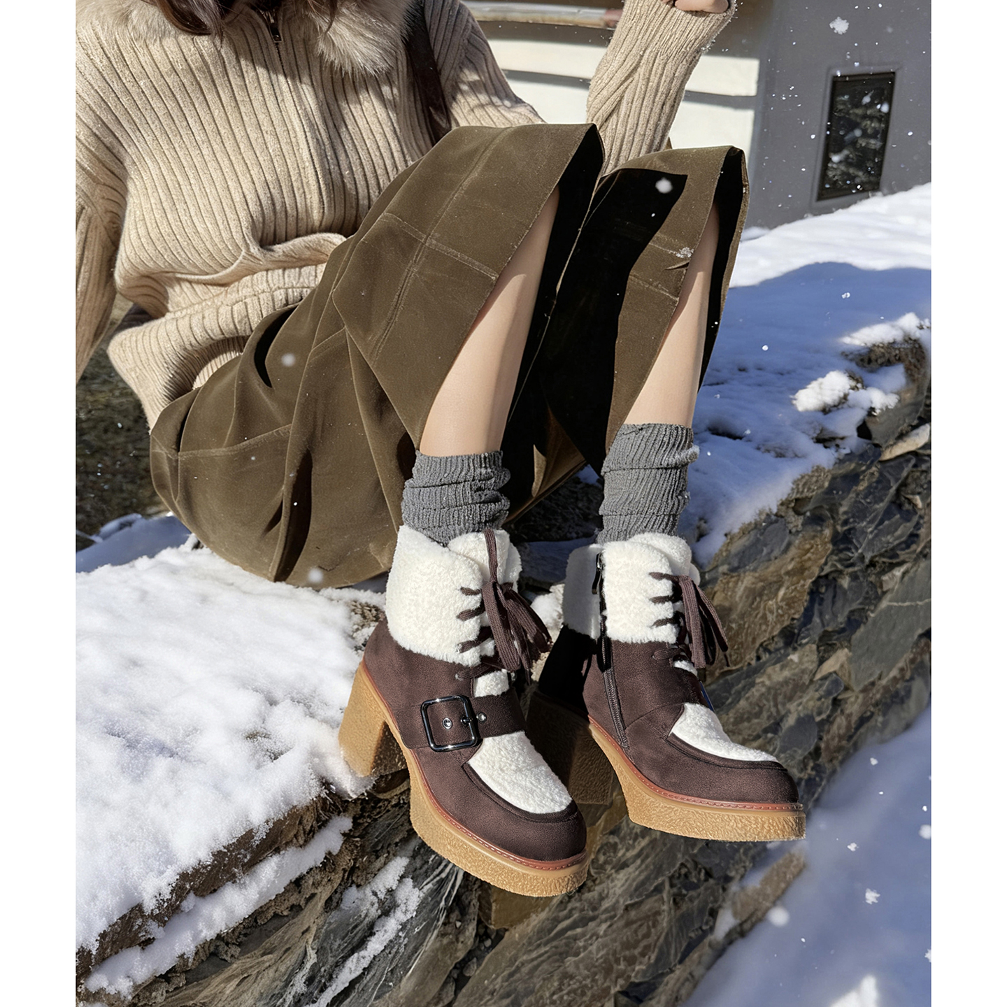 8cm舒适粗跟绒毛短筒时装靴女