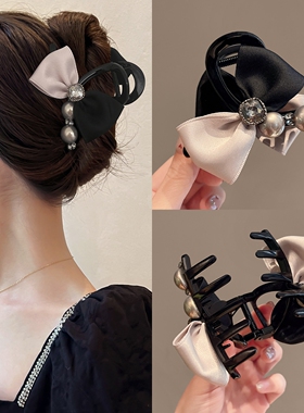 高级感蝴蝶结珍珠抓夹2025新款中号花朵水钻发夹后脑勺盘发鲨鱼夹