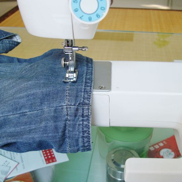 极速105瓦吃厚i牌JH653型缝纫机迷你小型锁边多功能电动家用缝纫