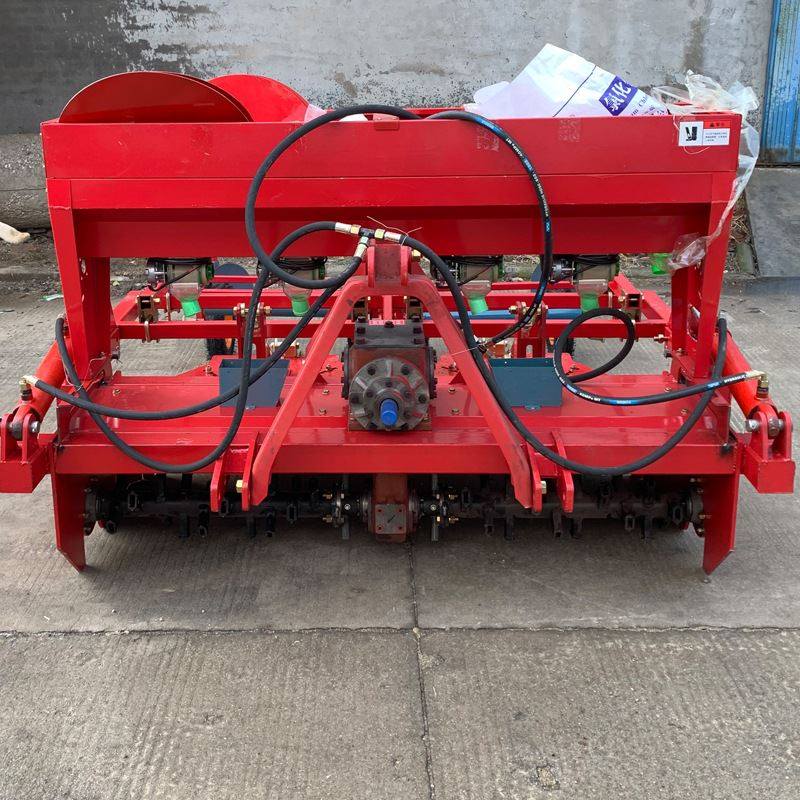 极速新型玉米覆膜播种机 花生播种施肥覆膜机 谷子大豆.起垄施肥