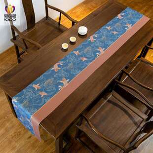 一条带有锦鲤莲花海浪的锦鲤戏莲棉麻平角防水茶席