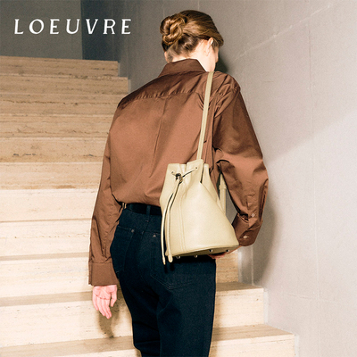 loeuvre水桶包单肩斜挎小众包包女2025新款牛皮背包FA5SI317