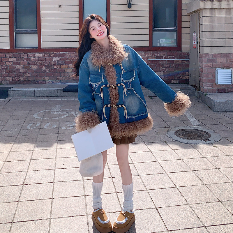 牛仔拼接毛绒派克服外套