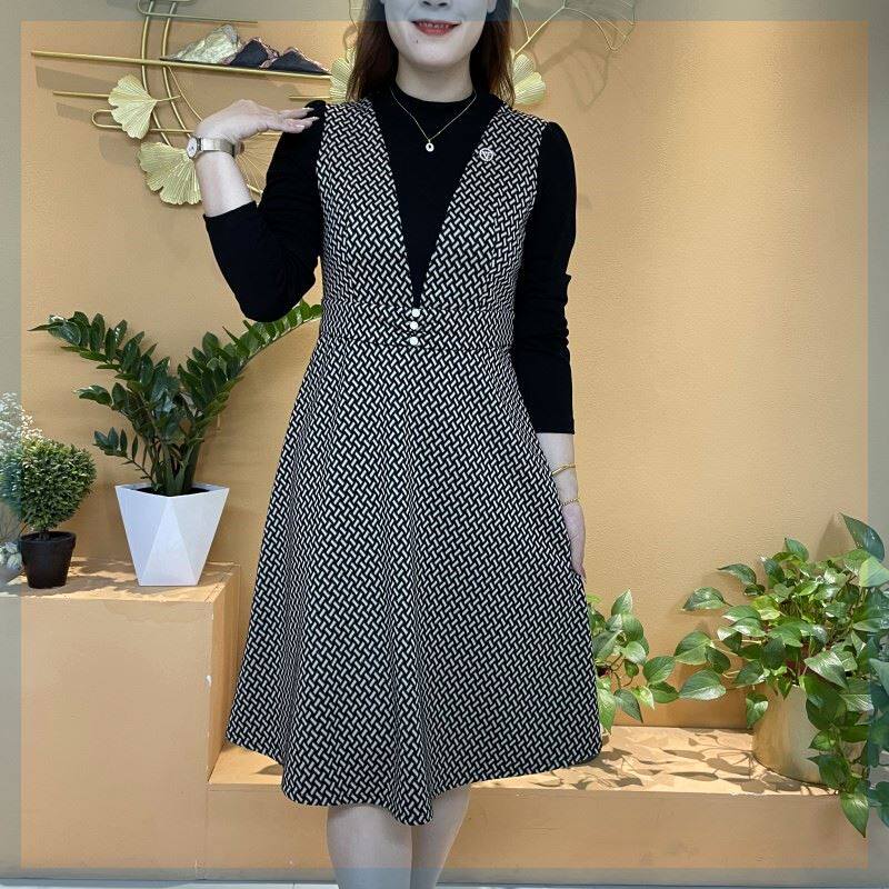速发华尚件服饰商行 假两林半高领时林格子连身裙长袖妈妈装