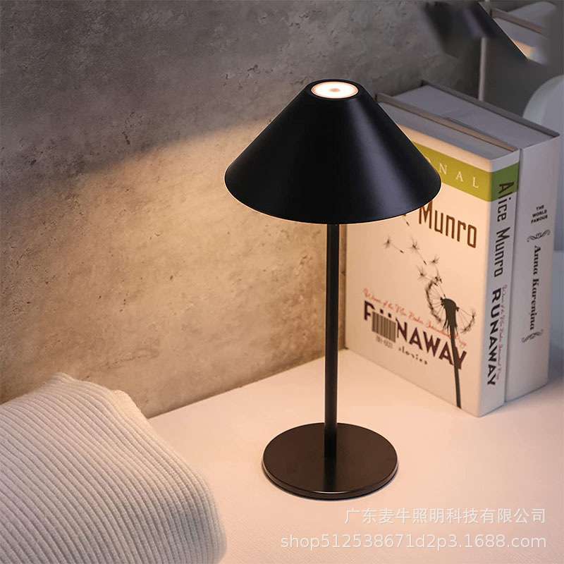 跨境LED台灯氛围酒吧充电户外调光结婚圣诞 野营节能元旦喜庆
