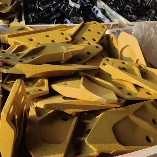 斗齿挖掘机斗齿PC200斗齿耐磨铲齿矿山齿破冰齿勾机牙仔