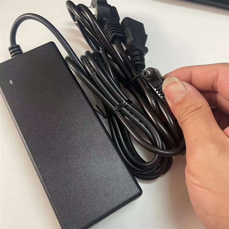 速发适用永诺YLUX100拍摄影灯补光灯100W直流1V5A充适配器线