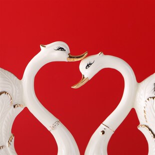 速发天创陶瓷摆件家居饰品客厅桌设摆面鹅意闺蜜结婚礼物厂家直供