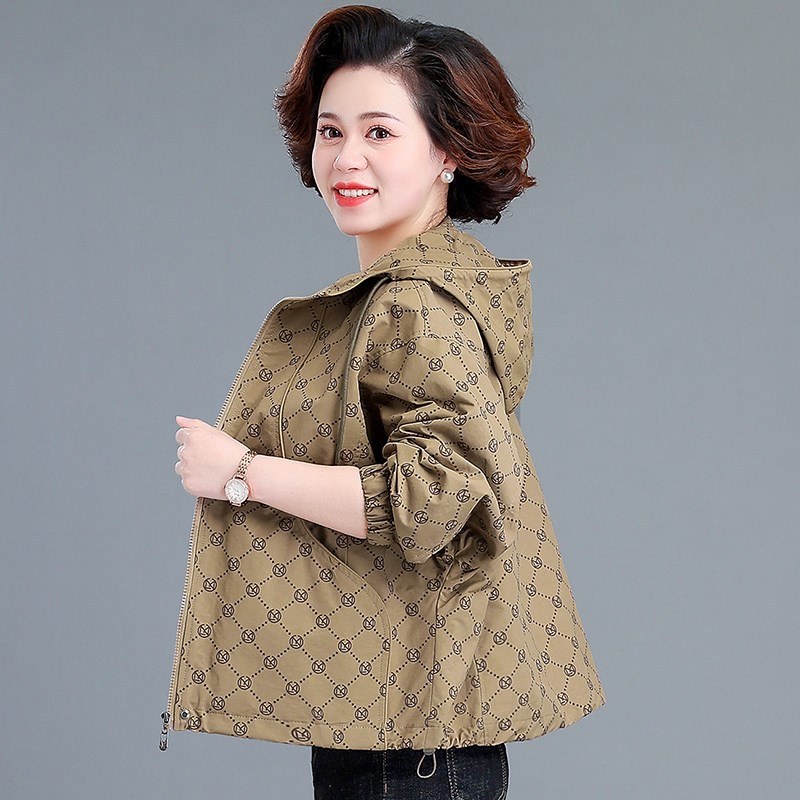 速发妈妈春短外套秋款时尚气0岁50中老年款风衣洋4中年大码遮肚上
