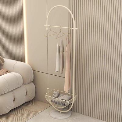奶油风落地式挂衣架家用简约置物架卧室客厅床头轻奢网红衣帽架