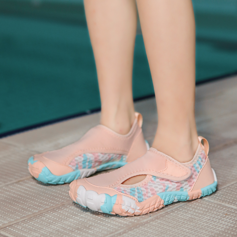 溯溪鞋防滑透气速干防割