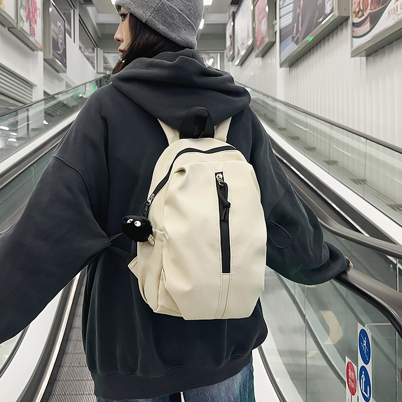 小型轻便简约双肩包女2025新款时尚登山包男休闲旅游户外小号背包