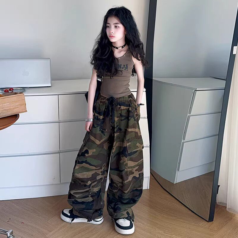 法国女童韩版吊带打孔背心搭配迷彩工装裤夏季休闲长裤套装两件套