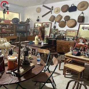 民俗怀旧农村风箱老木桶小推车织布机老物件老桌椅牌匾农家院道具