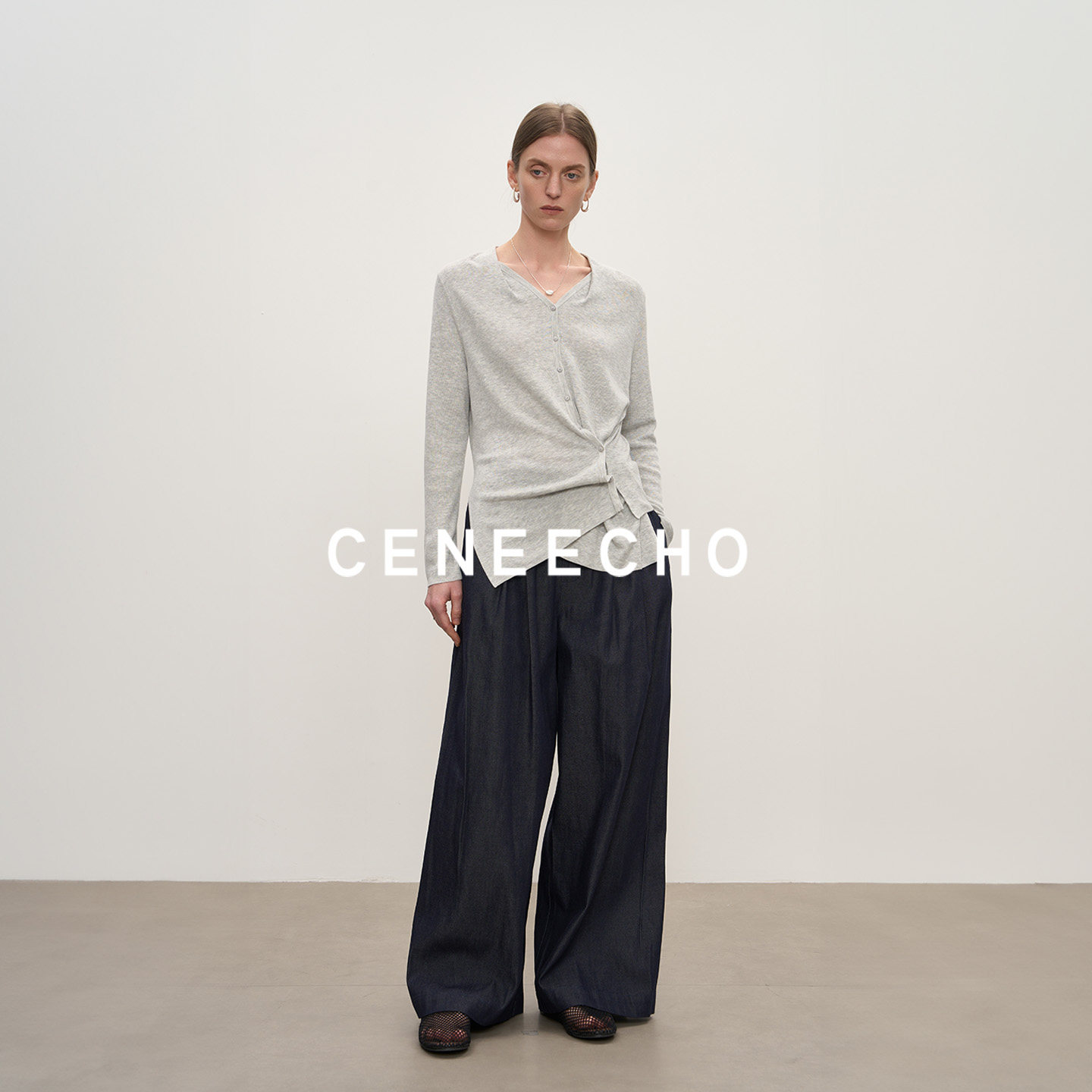 CENEECHO羊毛混纺V领不规则毛衣女新款收腰慵懒感毛织上衣百搭