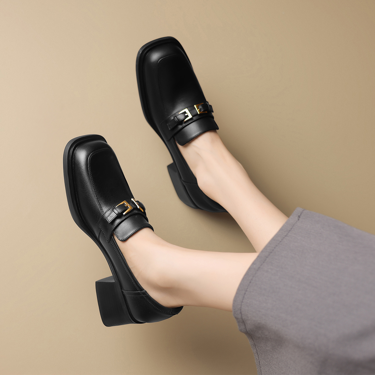 星期六百搭小皮鞋女2025新款外穿法式粗跟单鞋一脚蹬配裙子乐福鞋