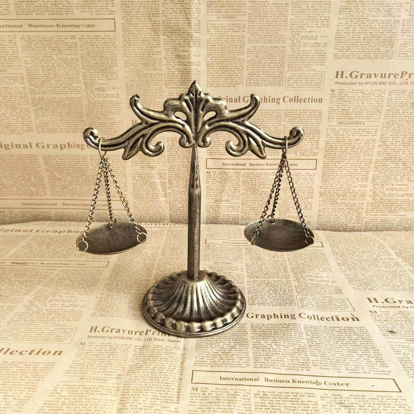 铁艺天平摆件复古装饰模型 北欧风格创意天秤座道具 金属桌面可拆