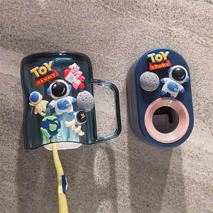 极速儿童挤牙膏i神器自动牙膏挤压器牙刷壁挂式放牙膏置物架懒人