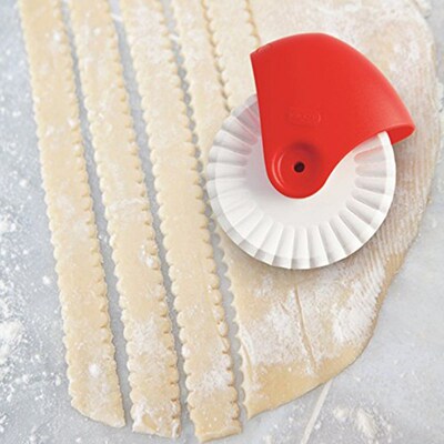 速发1pc Spaetzle Noodle Maker Pie Roller Dockers Dough Cutte