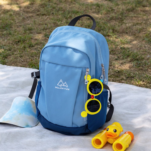 儿童户外出游轻便双肩背包