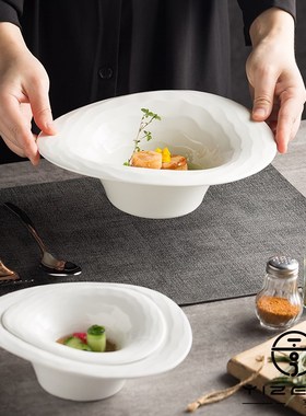 速发一异日式亨形白色创意波浪家具中式餐用陶瓷拉面酒店水果汤沙