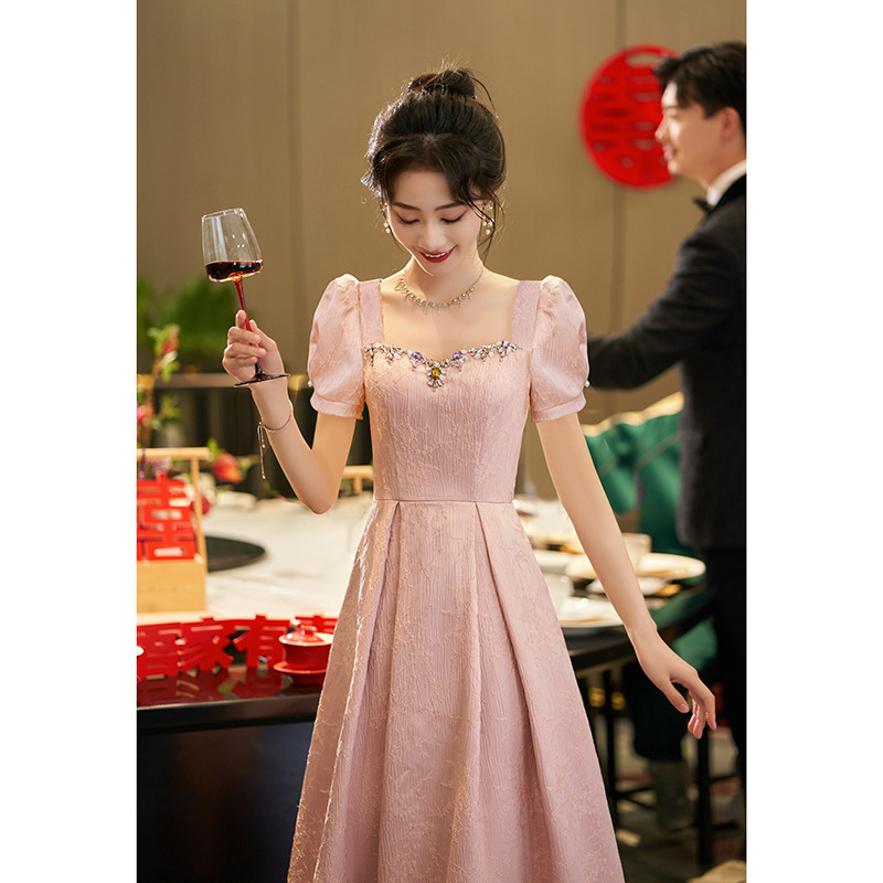 速发粉色礼服202娘款订婚连衣裙日常可服敬酒穿轻奢高端回门轻伴