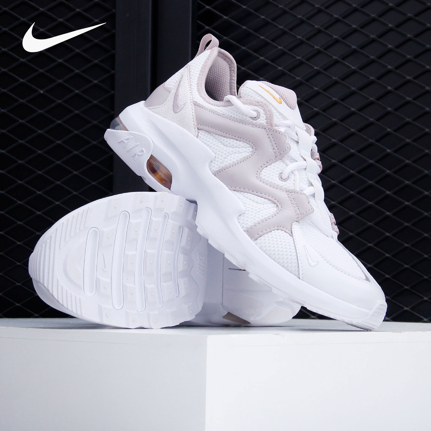 Nike/耐克正品新款 AIR MAX 气垫男女健步透气跑步鞋 AT4404-105