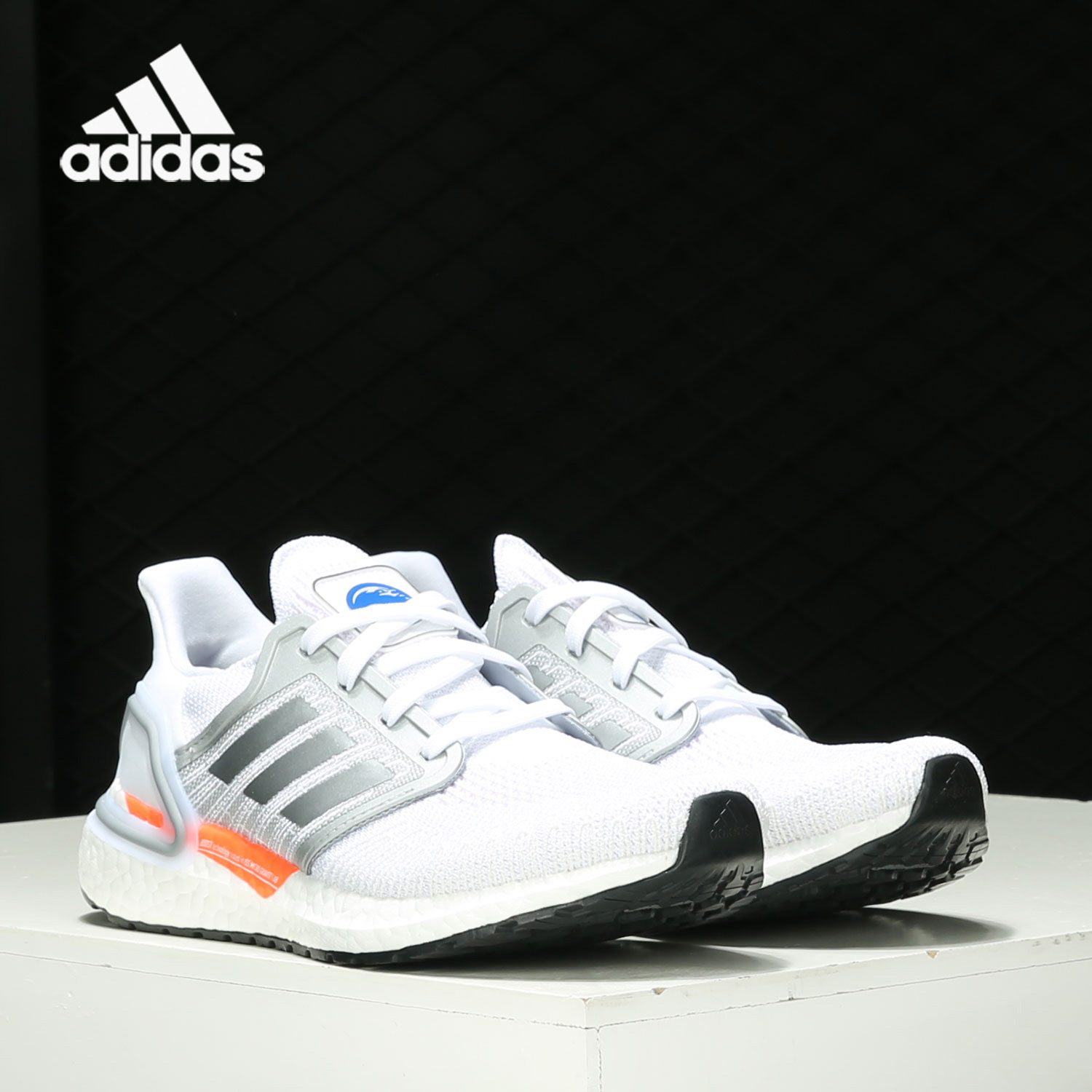 Adidas/阿迪达斯正品女冬季新款运动鞋BOOST减震轻便跑步鞋FX7992