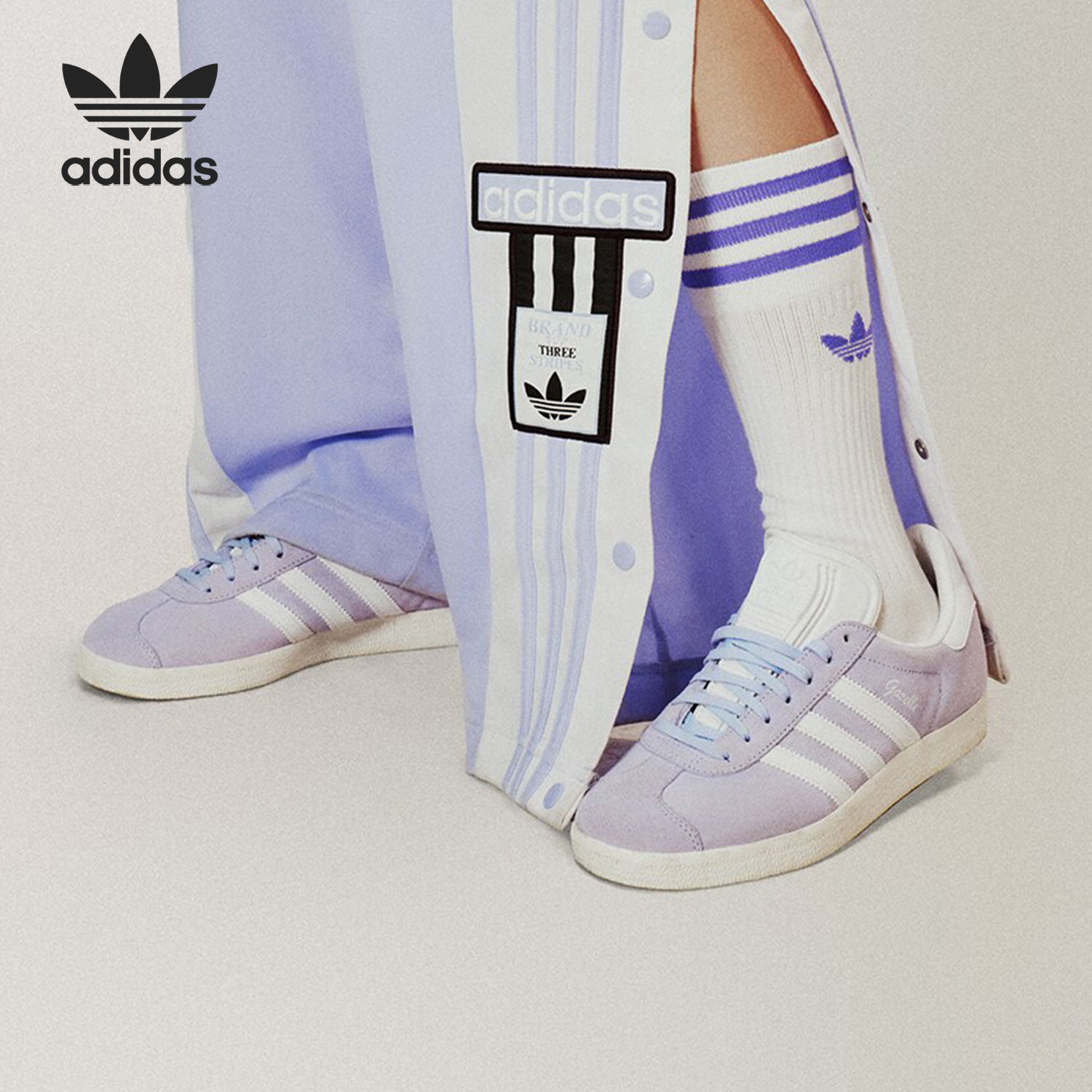 Adidas/阿迪达斯正品三叶草女士时尚低帮休闲运动板鞋IE0444