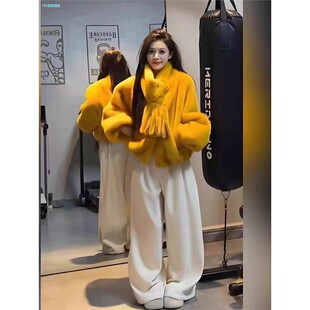 韩版羊绒毛毛外套三件套女冬季休闲百搭设计感黄色套装