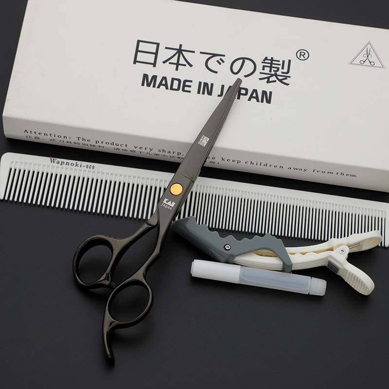 极速The barberi scissors hair thinning is his hair cut Hairc