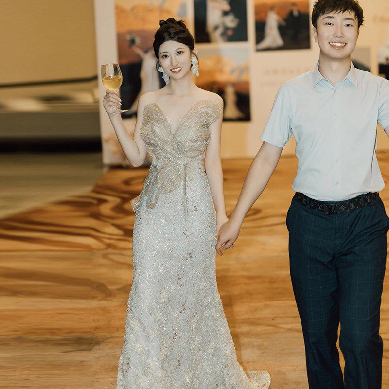 极速新中式晨袍女新娘p订婚礼服重工小众敬酒服名媛宴会气质亮片