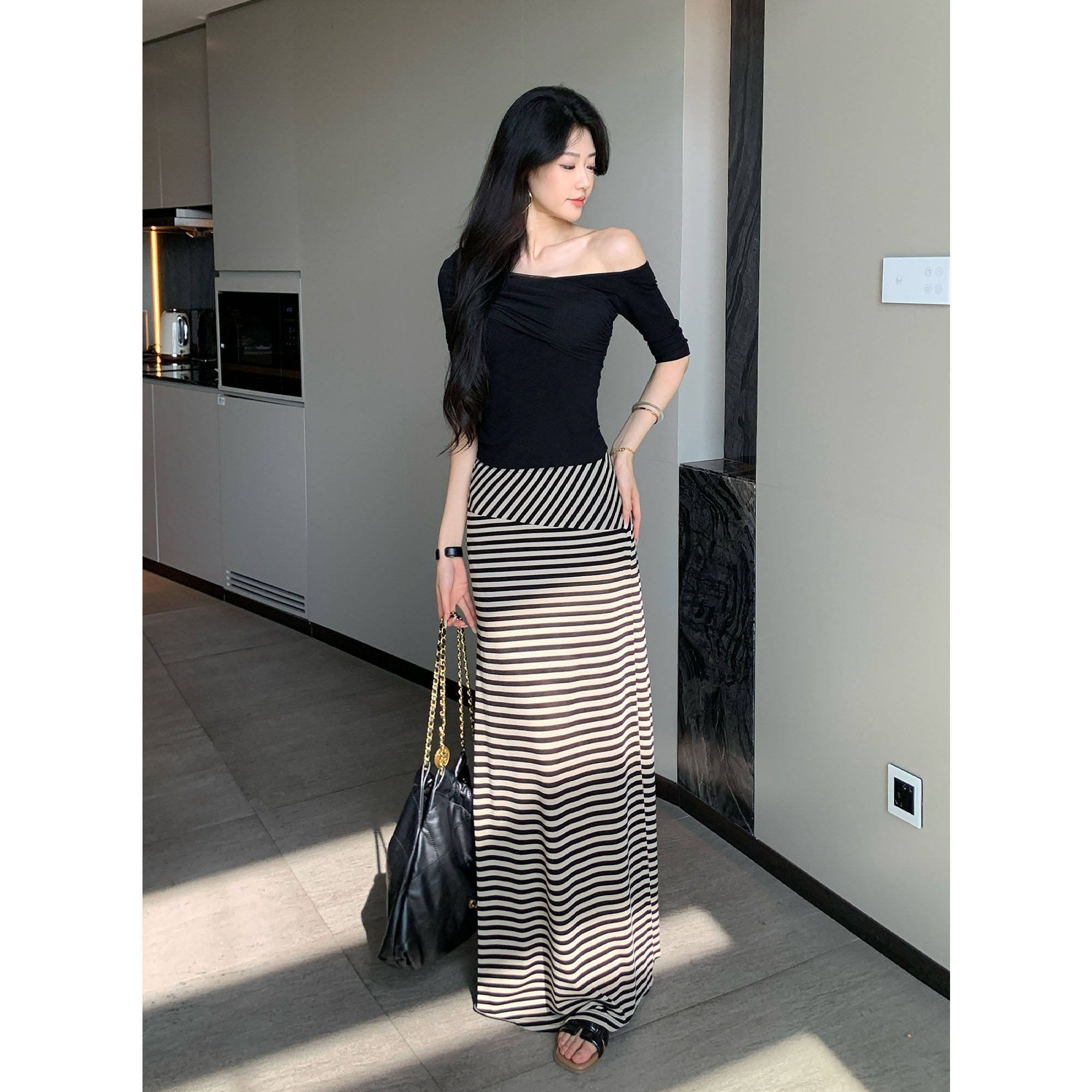 夏季百搭显瘦条纹开叉半身裙女