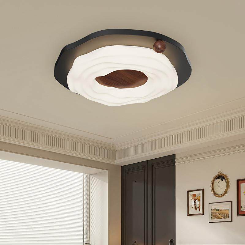 意式极简甜甜圈卧室吸顶灯创意胡桃木纹小奶豆温馨护眼房间书房灯