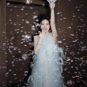 极速新中式 小f众晨袍女订婚轻礼服婚礼新娘仙气蓝色羽毛挂脖拍照