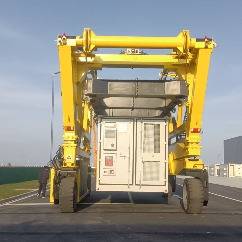 60T 跨运车 智能跨运车 按需设计 灵活调度 堆场码头高利用 精准