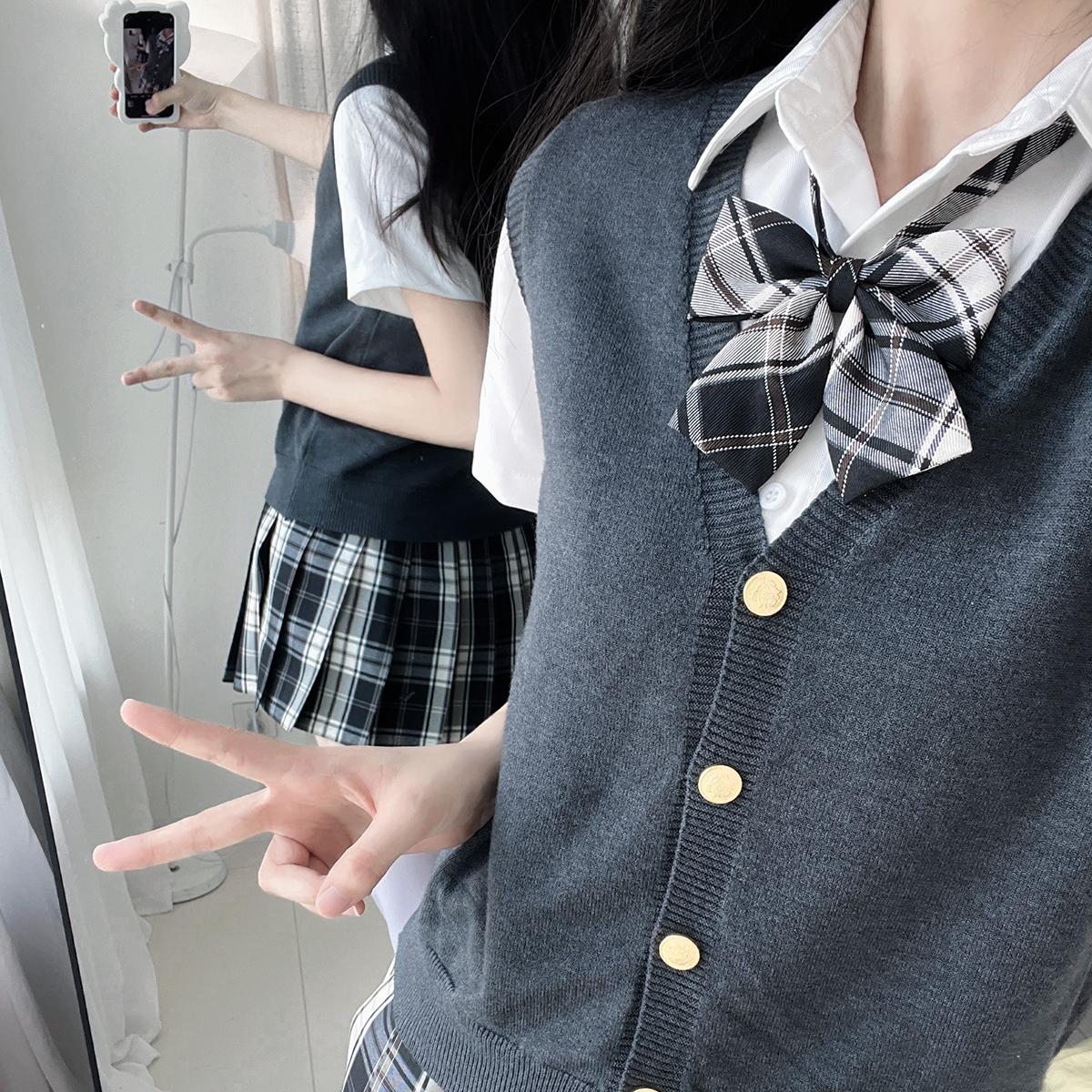 早春JK制服老头衫开衫马甲背心女学院风纯色百搭V领针织日系毛衣